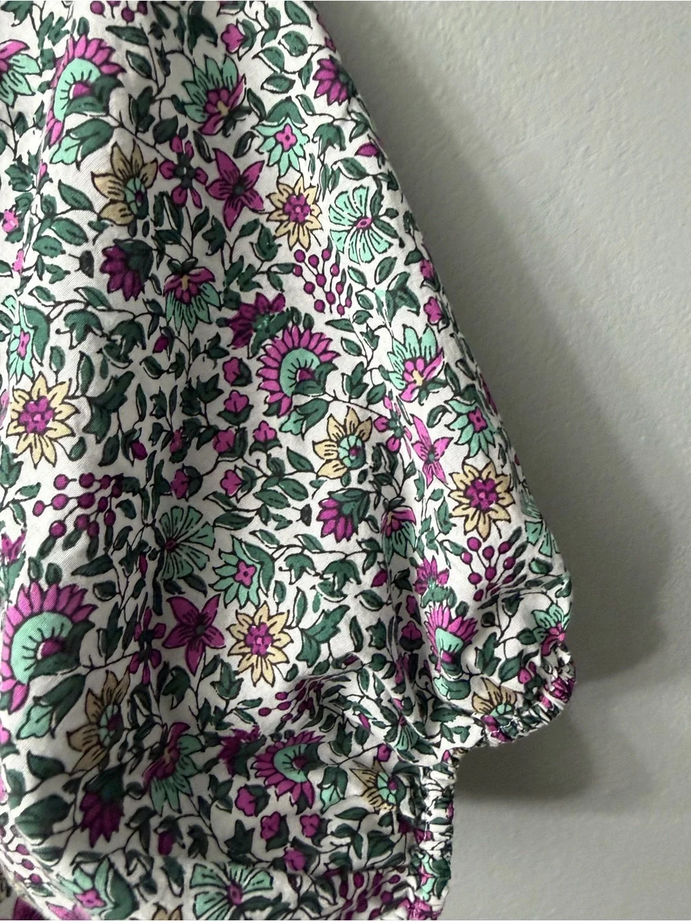 J.Crew Factory Printed Puff-sleeve Split-neck Top is made of 100% cotton xsmall